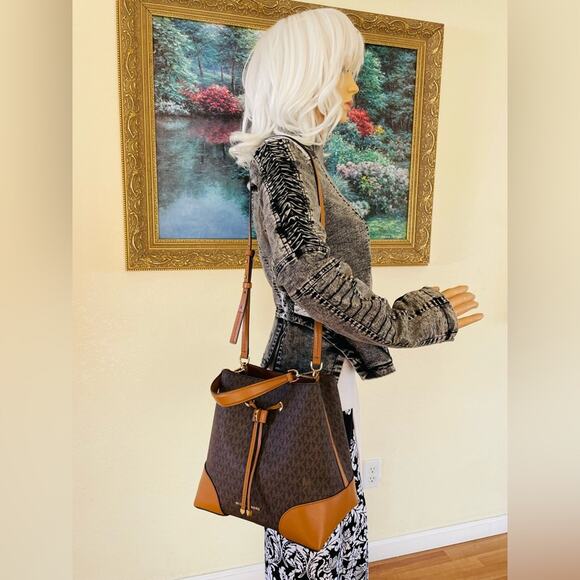 MICHAEL KORS brown saddle logo bucket shoulder bag crossbody - Picture 1 of 9